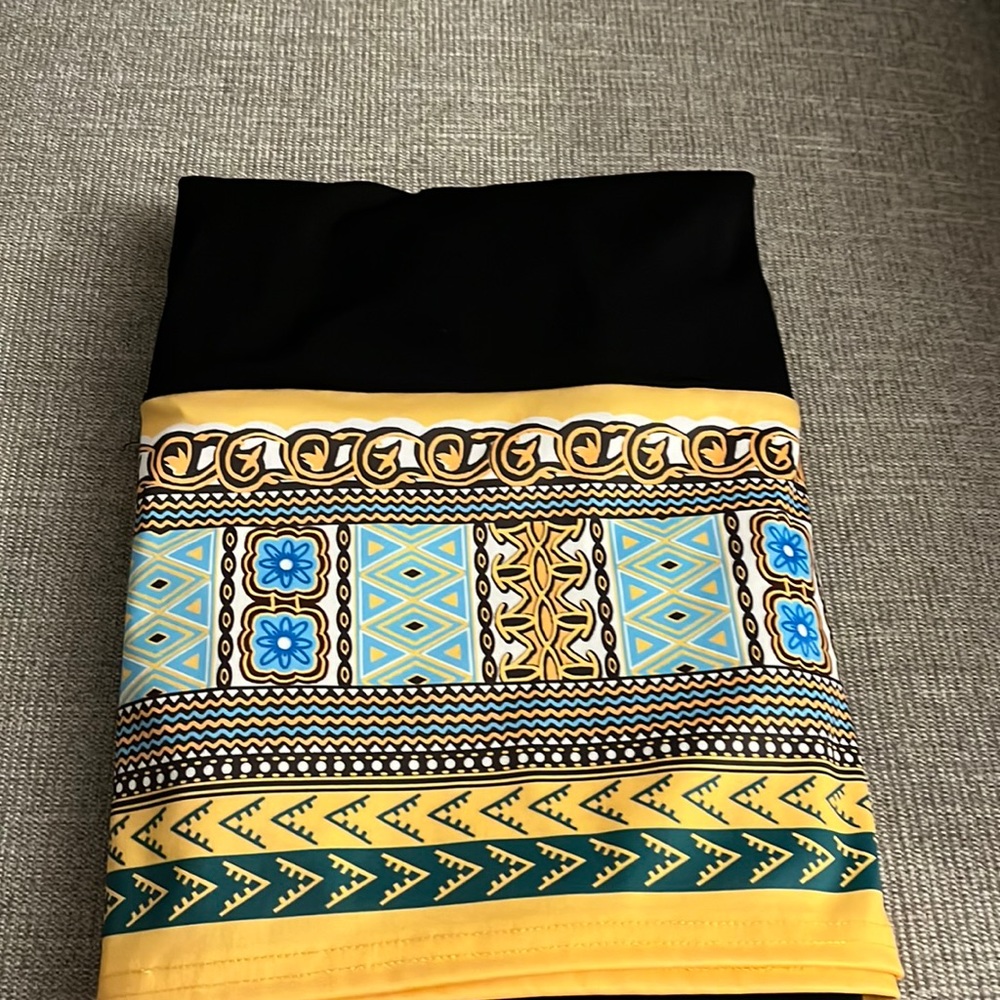 Beautiful dress to long for me. The dress has not been worn.